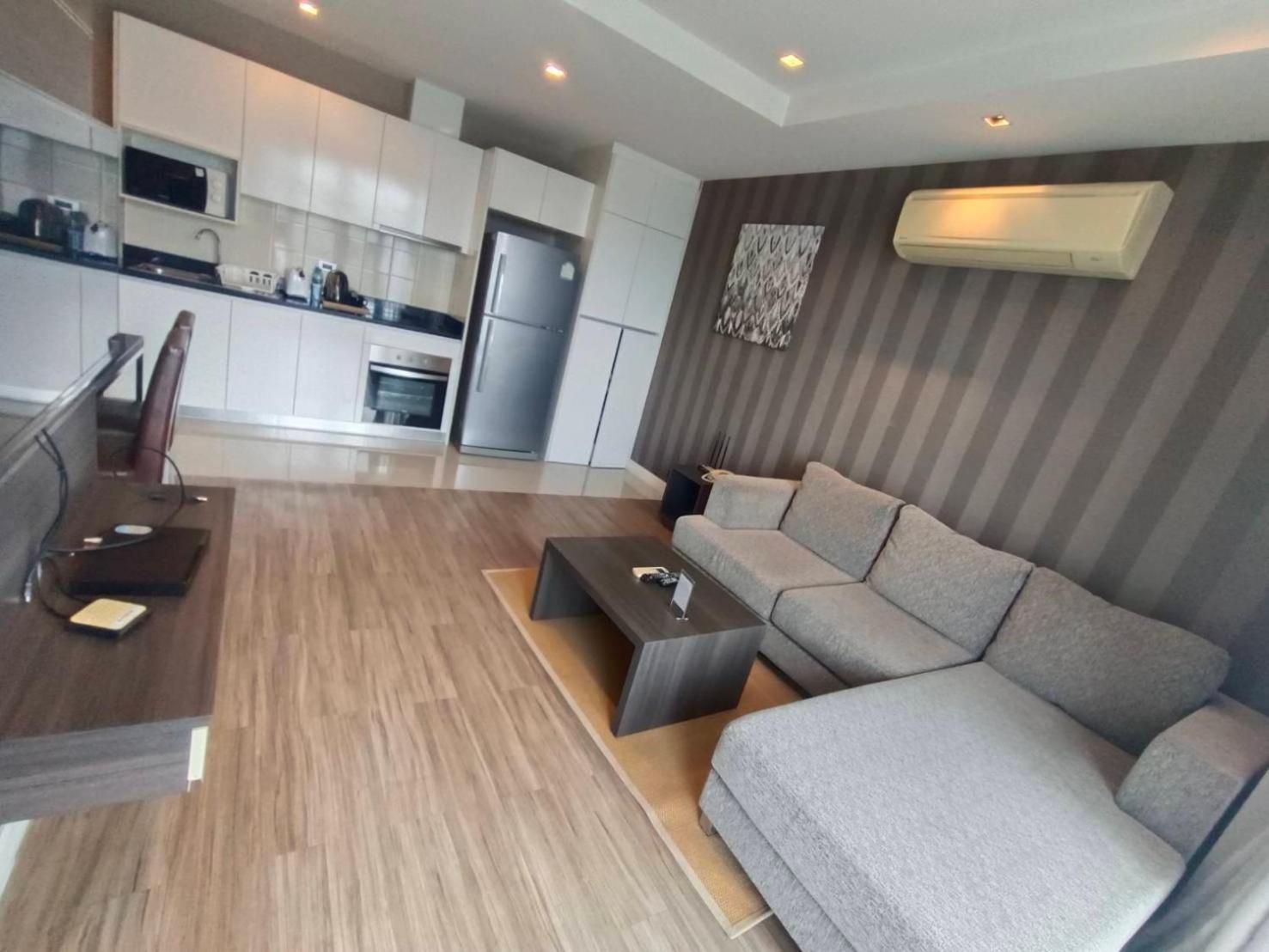 J Residence Thonglor 8 Bangkok Exterior photo