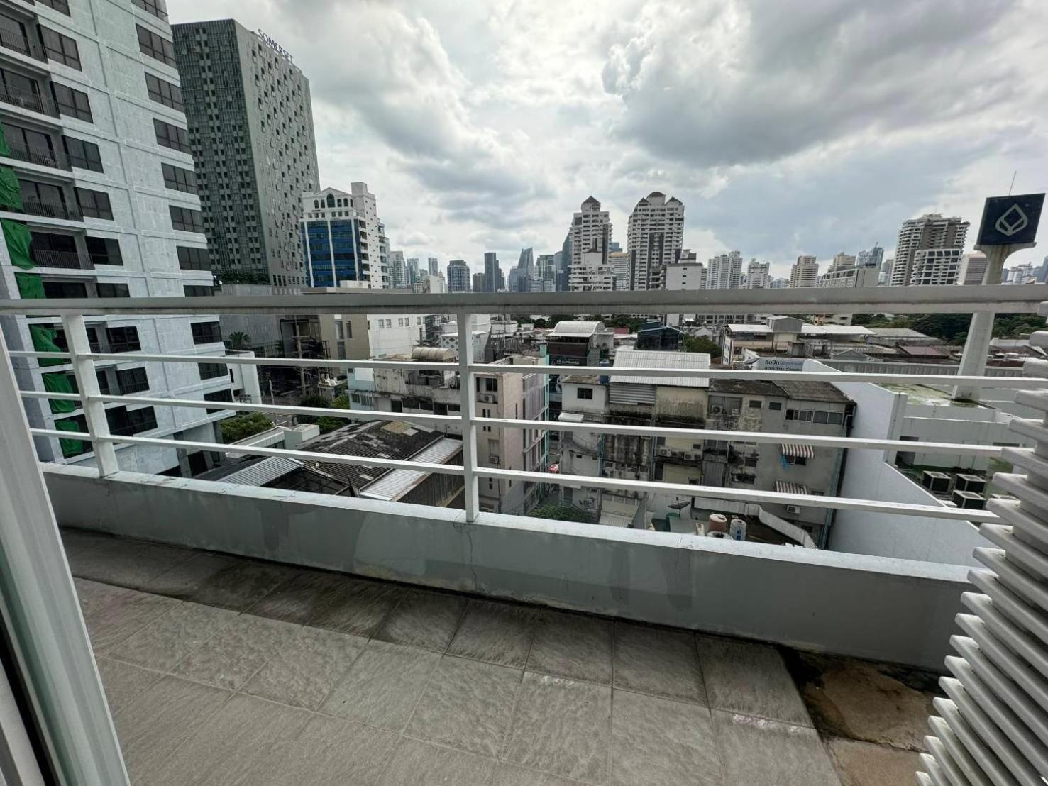 J Residence Thonglor 8 Bangkok Exterior photo